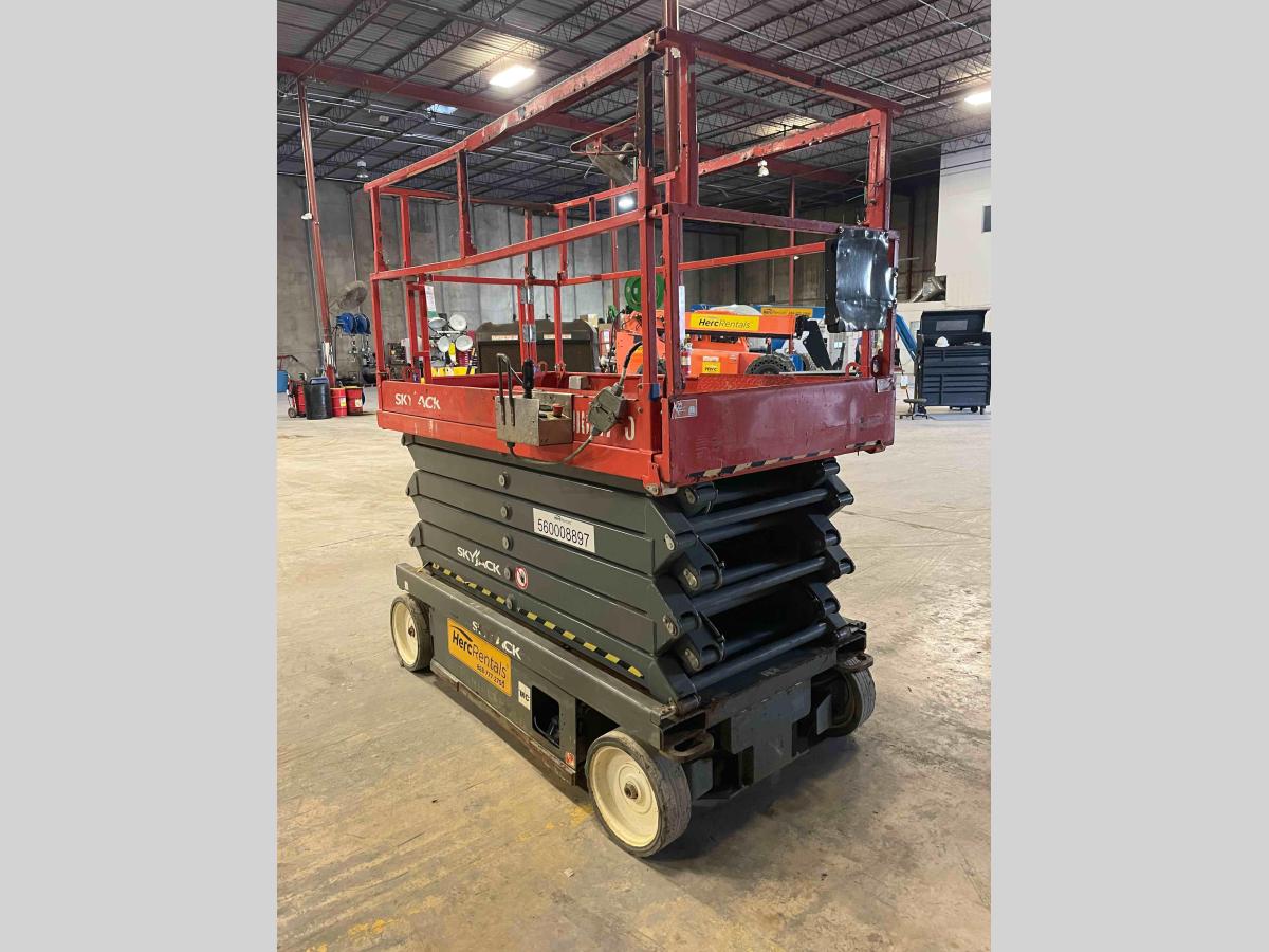 2017 Skyjack SJ4740
