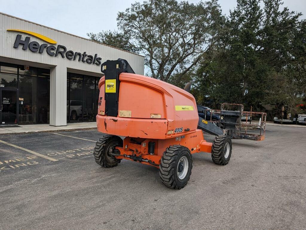 2016 JLG 400S
