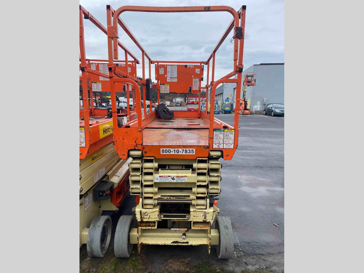 2016 JLG 3246ES