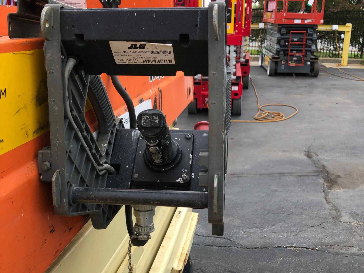 2016 JLG 2632ES