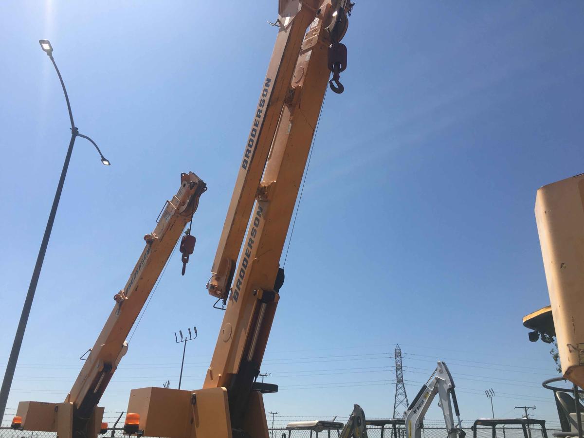 2006 Broderson IC803G