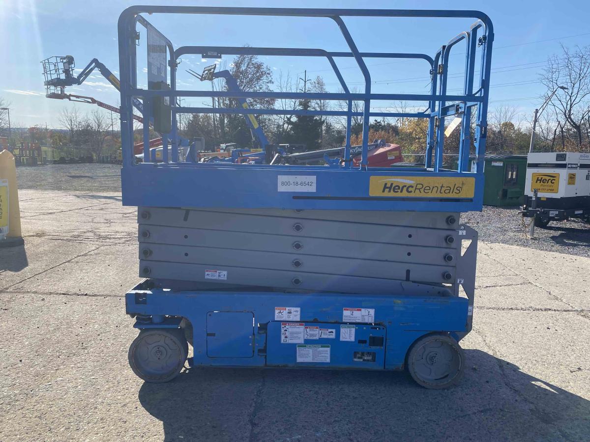 2017 Genie GS-3246