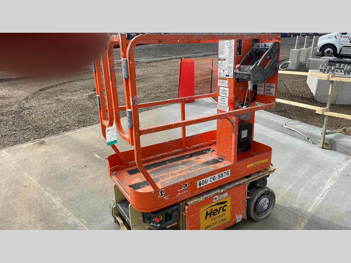 2015 JLG 1230ES