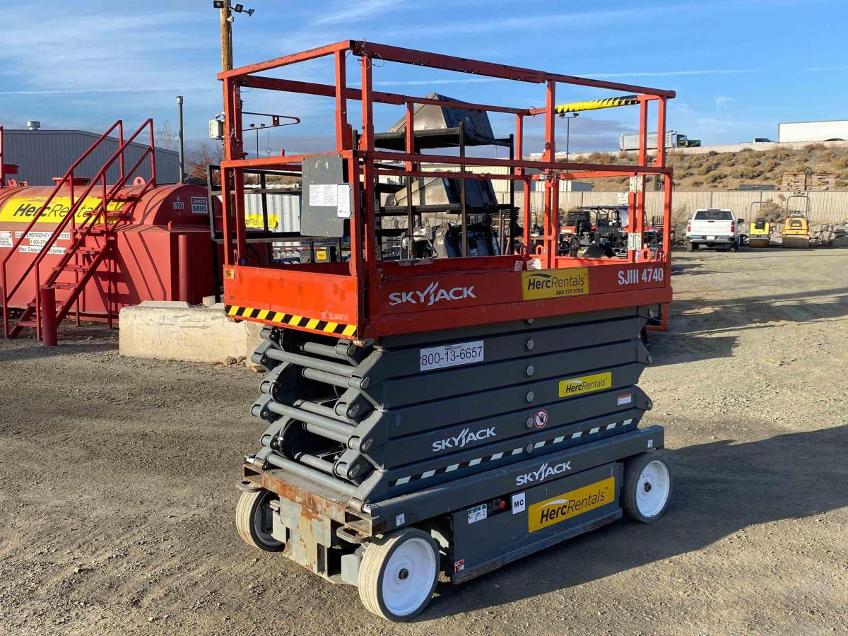 2017 Skyjack SJ4740-4