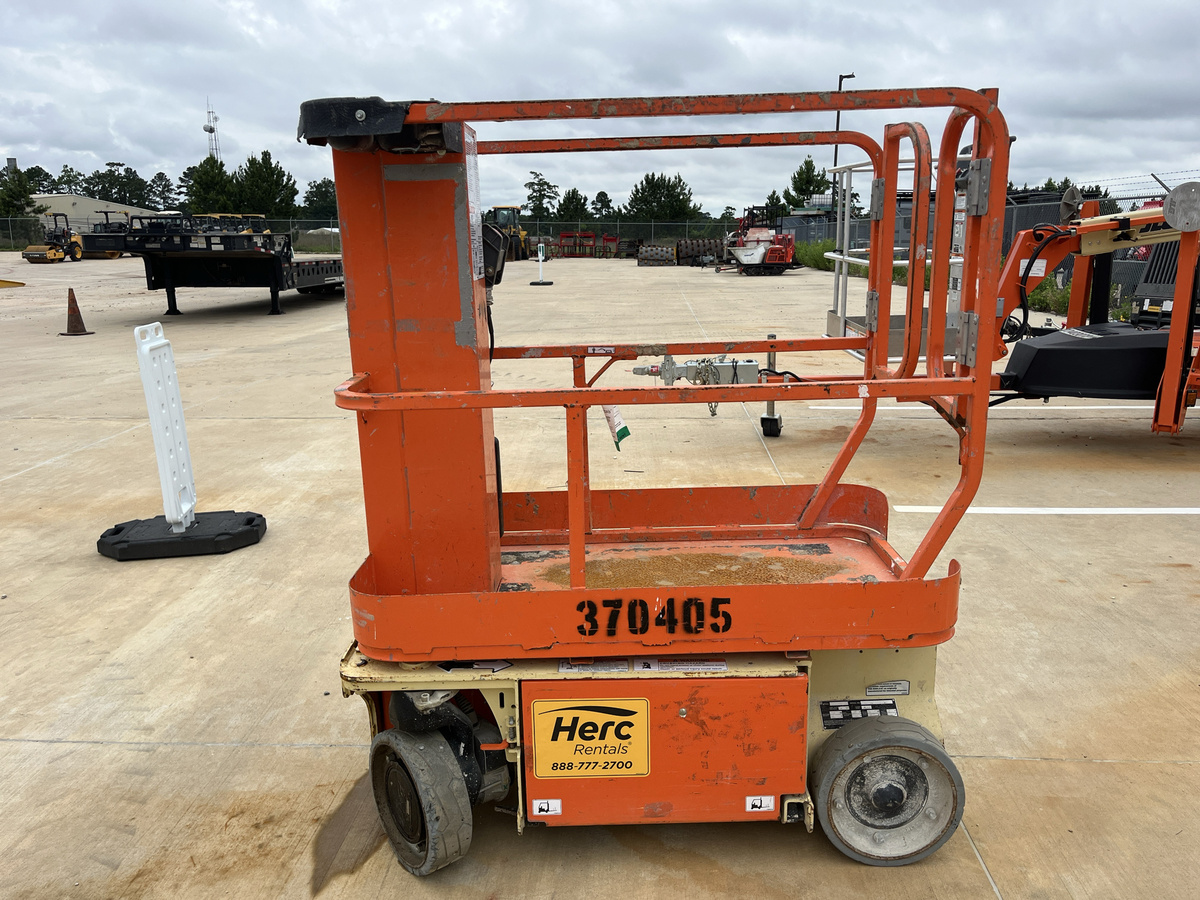 2017 JLG 1230ES-13
