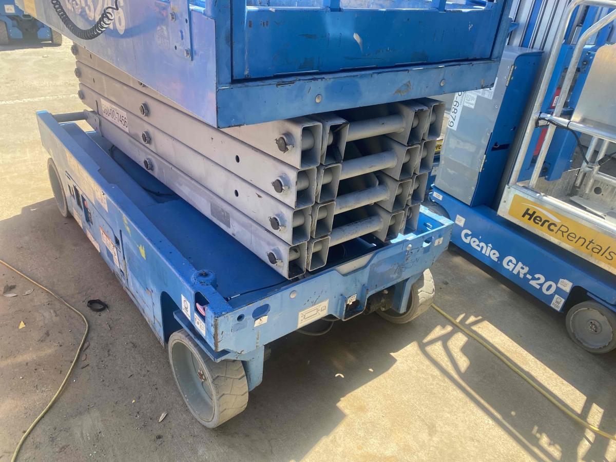 2015 Genie GS-3246