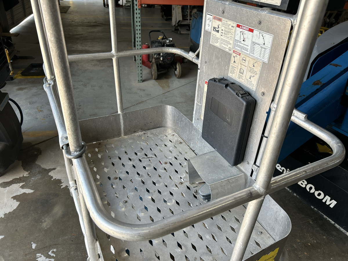2017 Genie Z-33/18-9