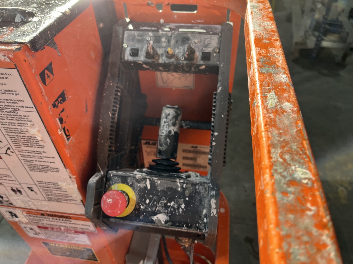 2017 JLG 1230ES-5