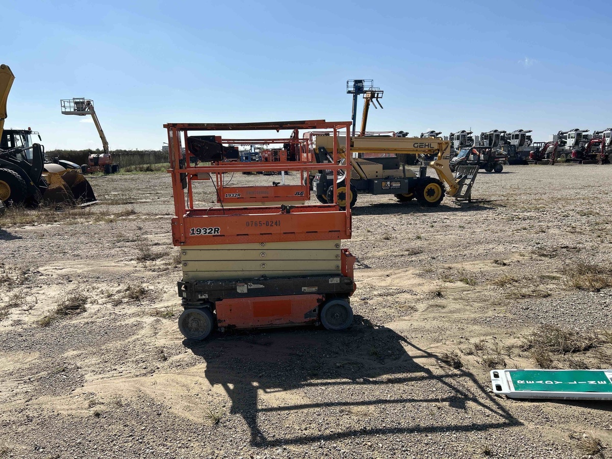 2018 JLG 1932R-3