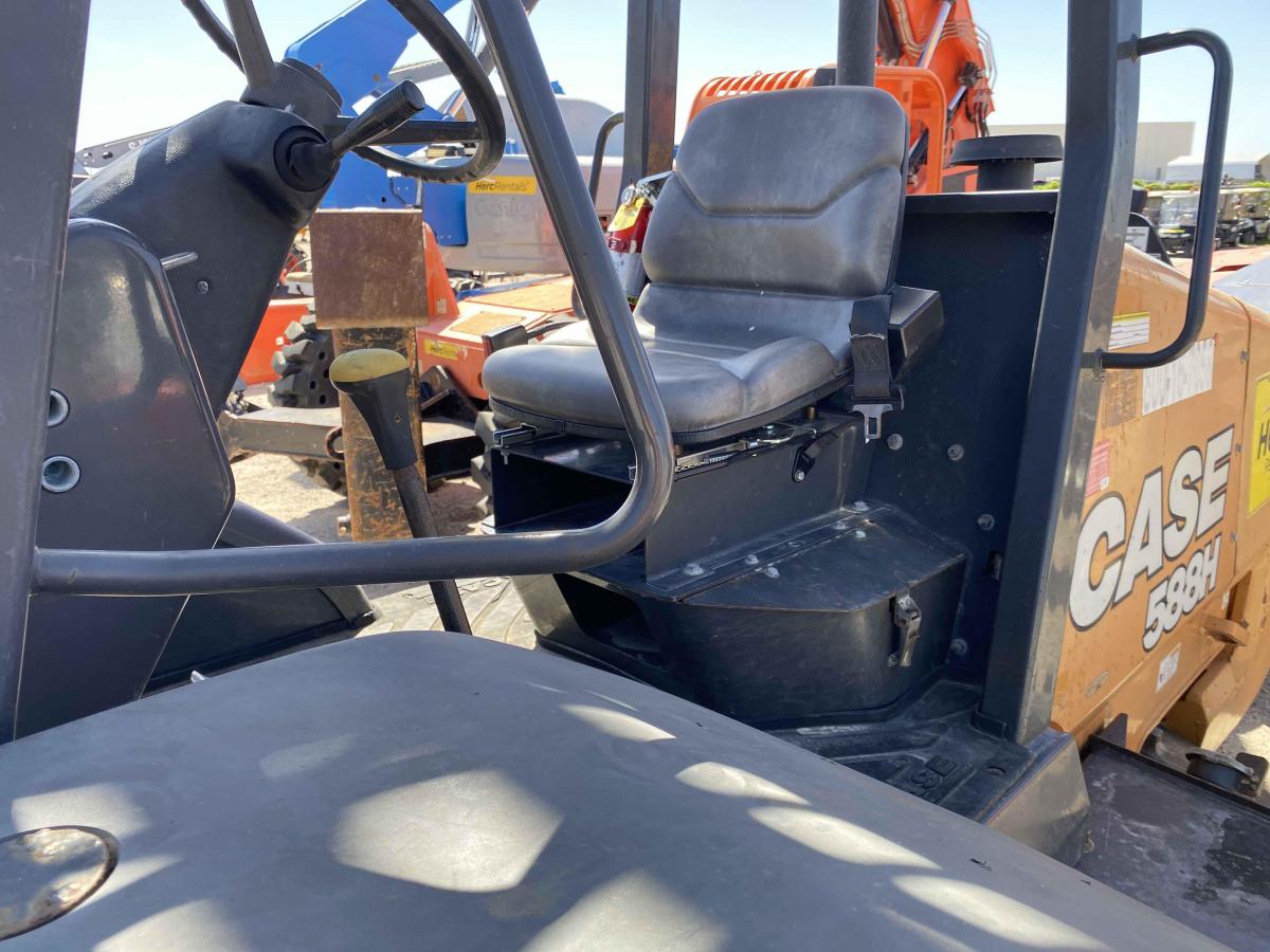 2017 Case 588H-13