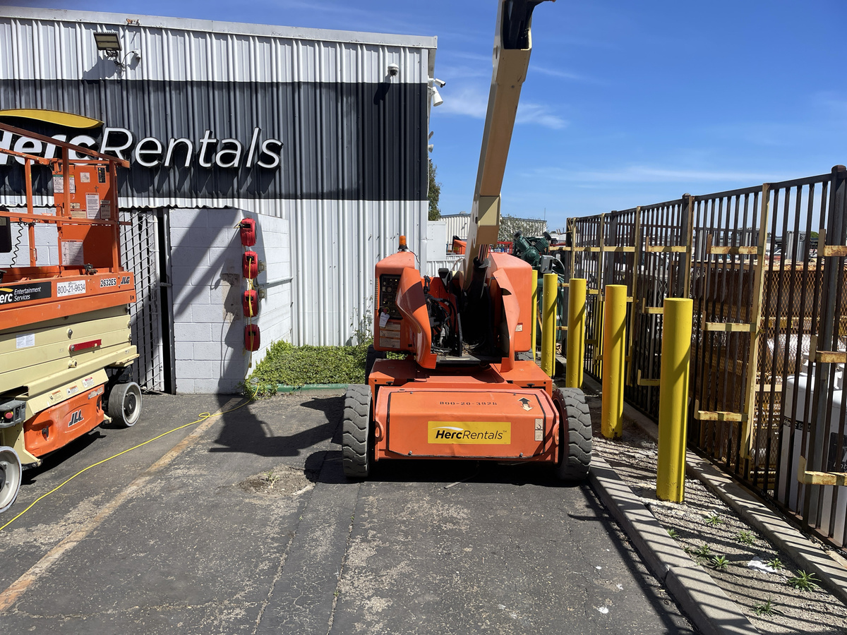 2018 JLG E450AJ-4