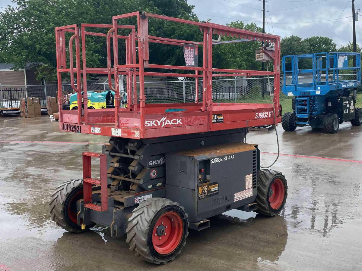 2016 Skyjack SJ-6832RT-3