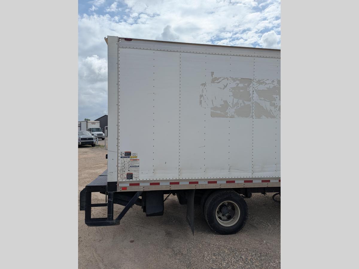 2019 Isuzu NPR-8