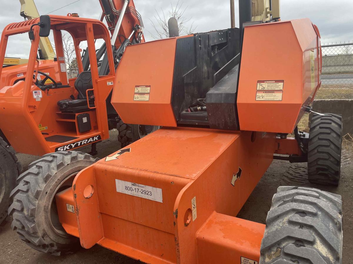 2017 JLG 600S