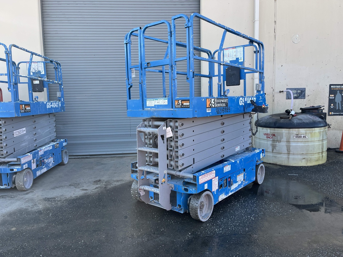 2017 Genie GS-4047
