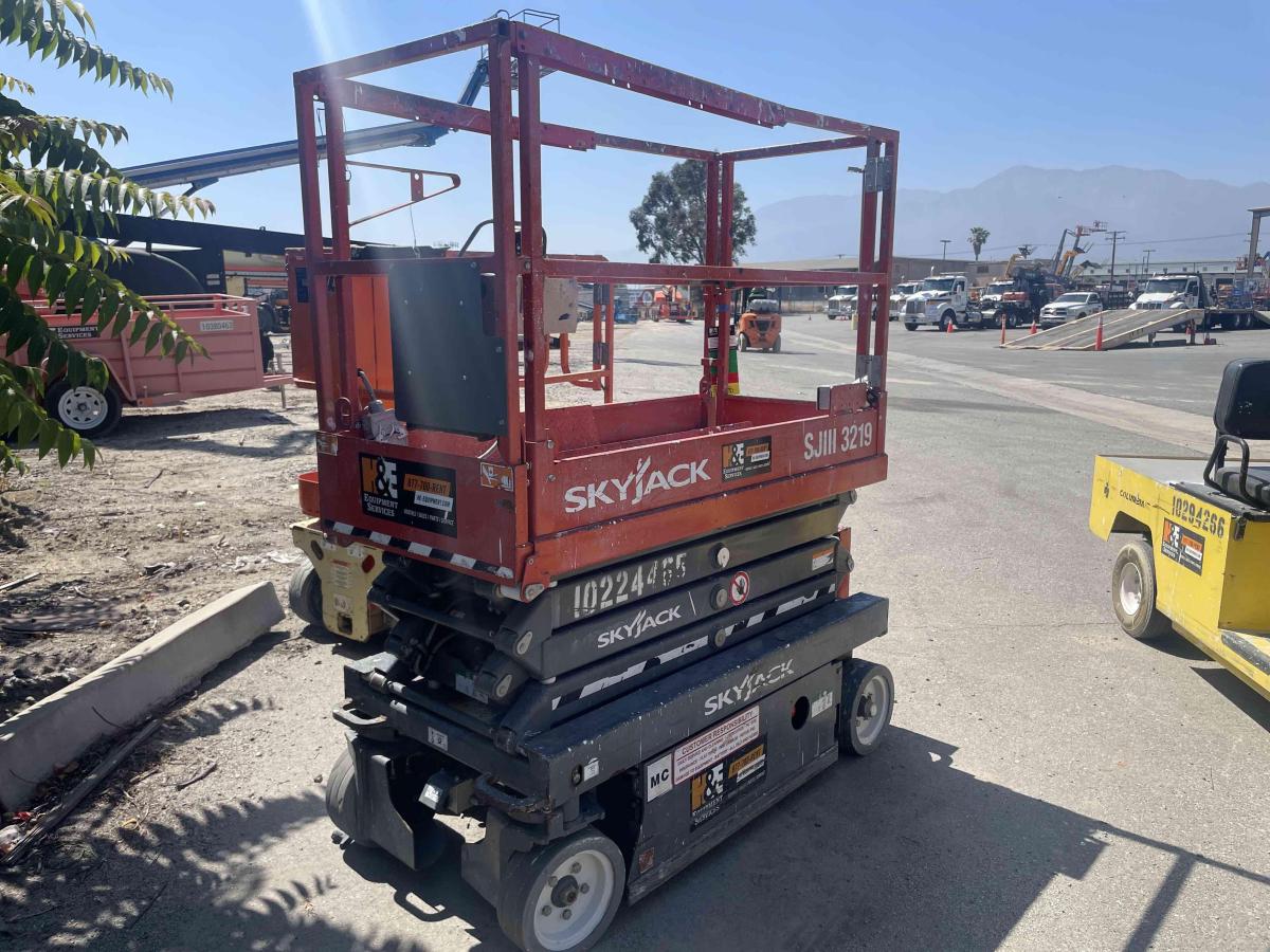 2017 Skyjack SJ3219