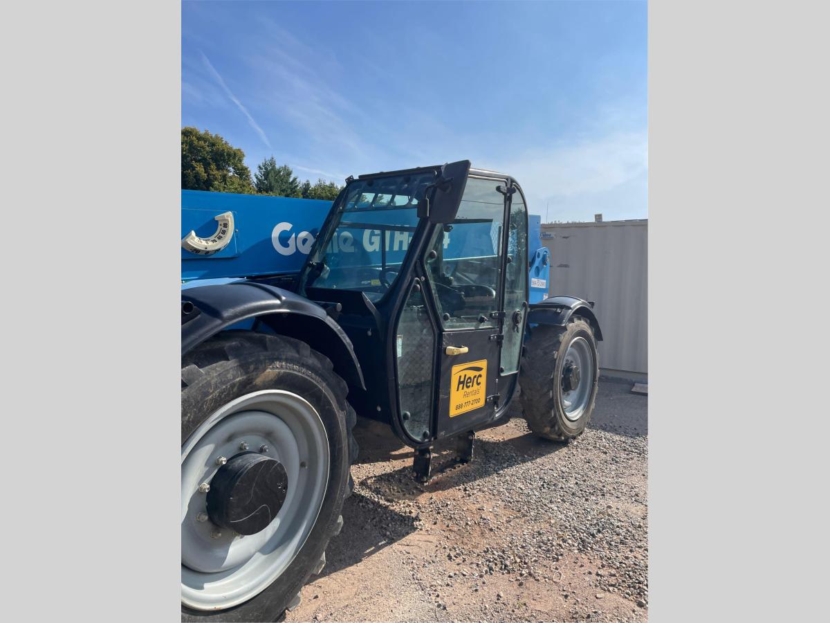 2017 Genie GTH 844