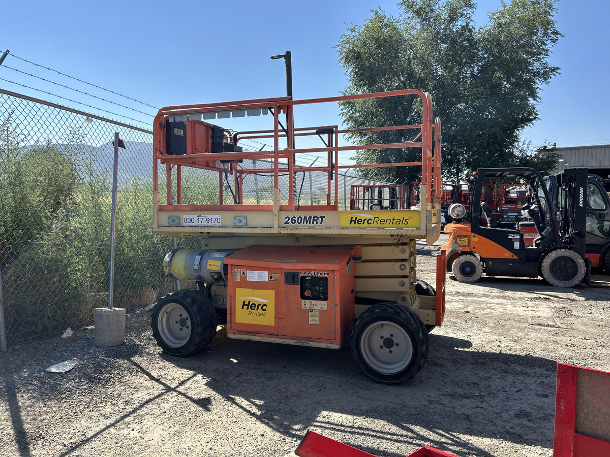 2017 JLG 260MRT