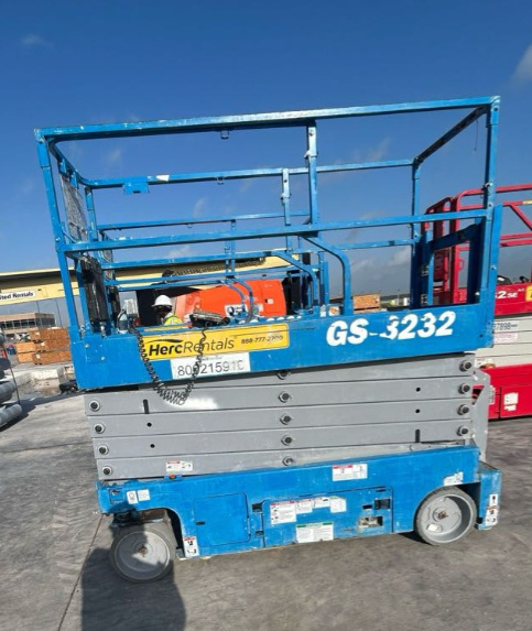 2018 Genie GS-3232