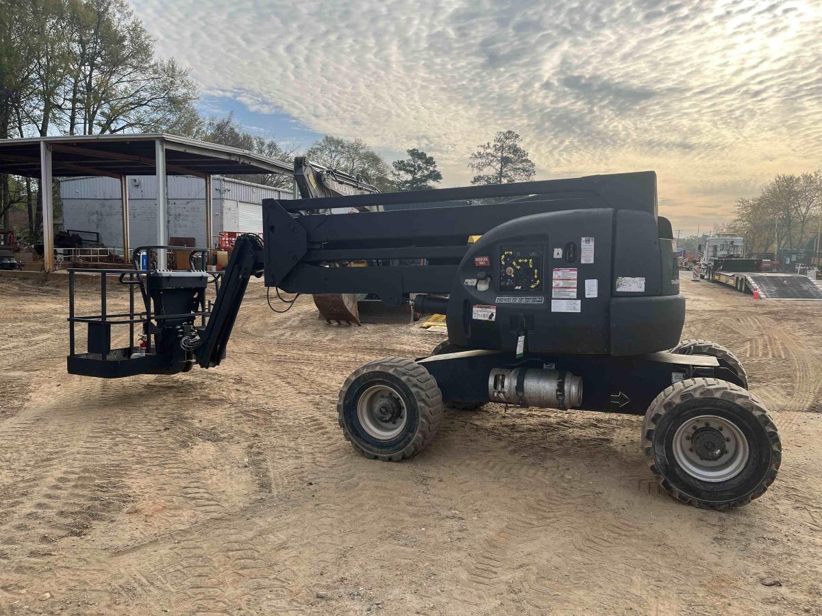 2014 JLG 450AJ-1
