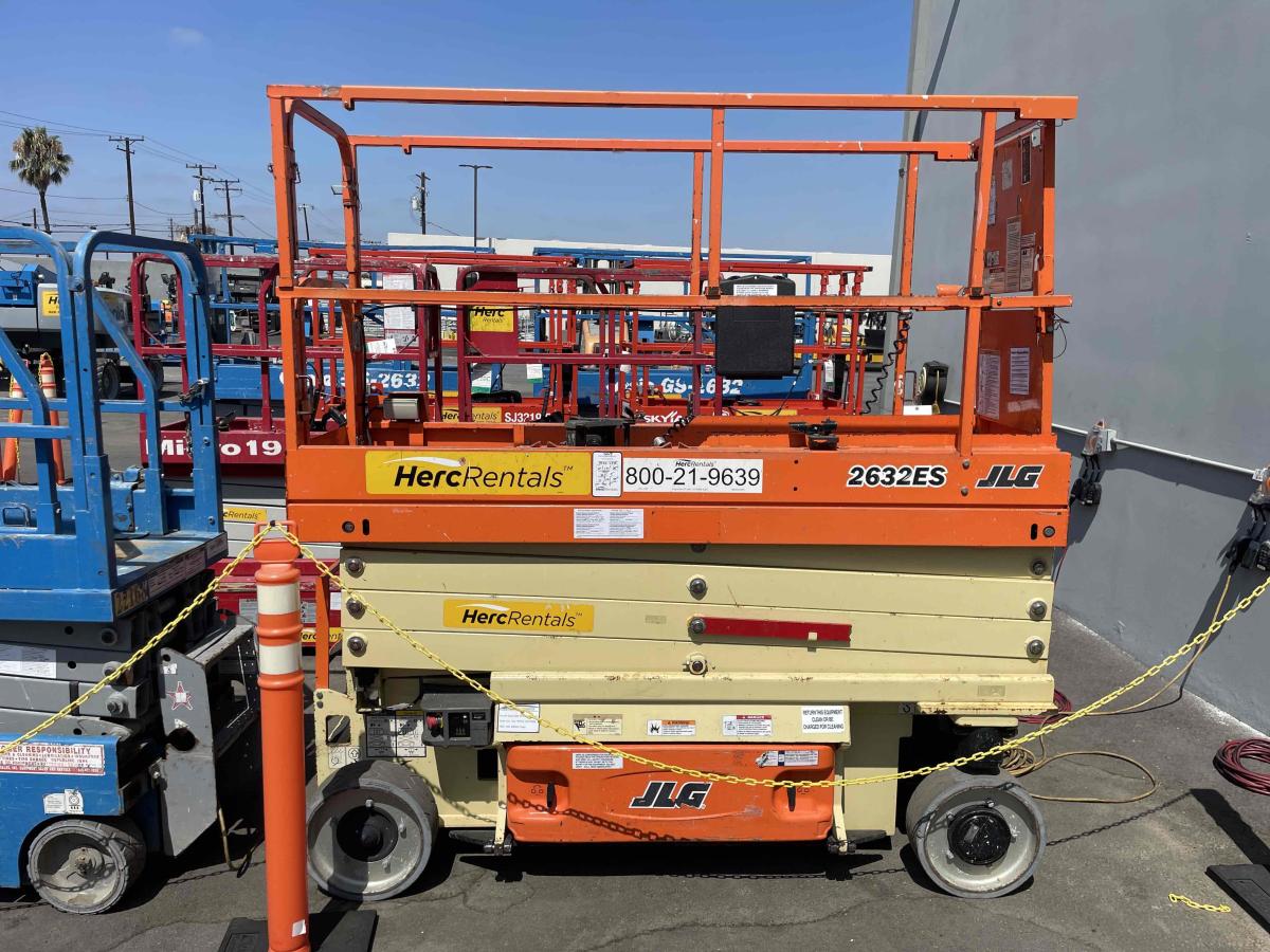 2018 JLG 2632ES-4