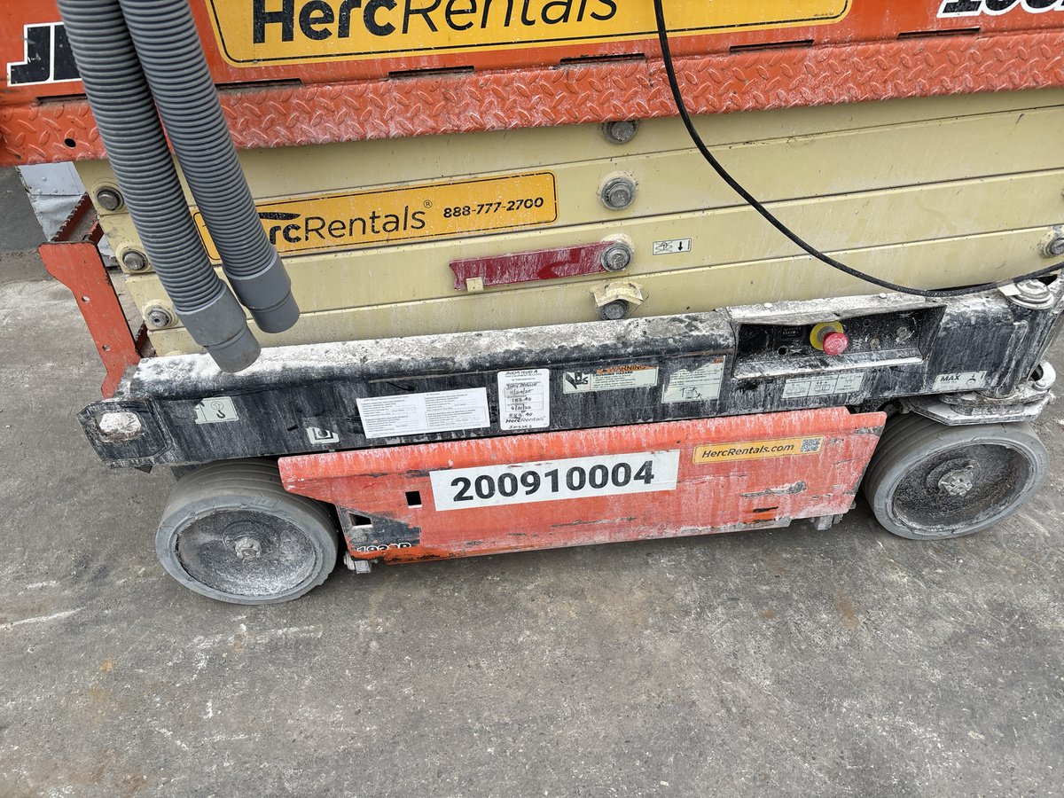 2019 JLG 1932R-4