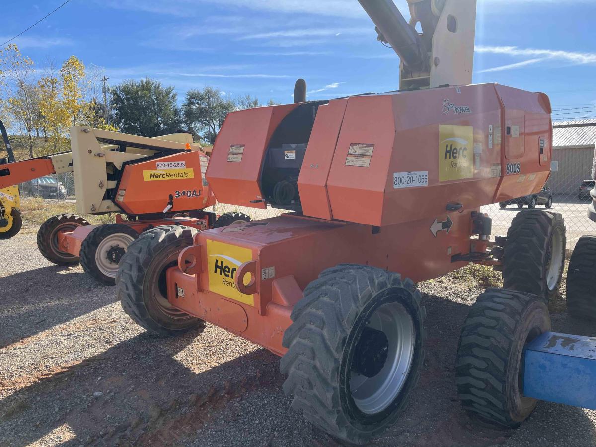 2018 JLG 800S