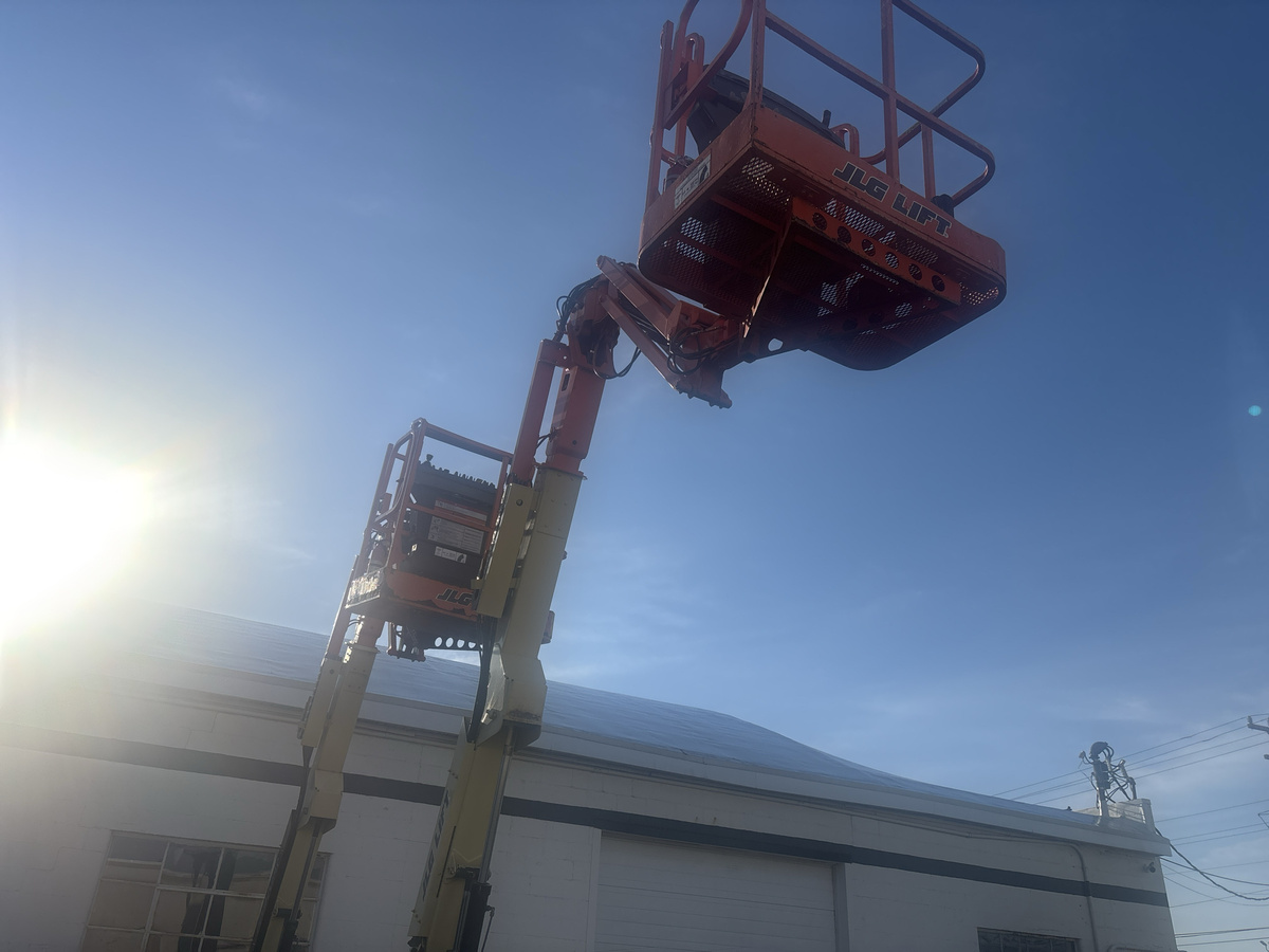 2013 JLG E400AJPN-3