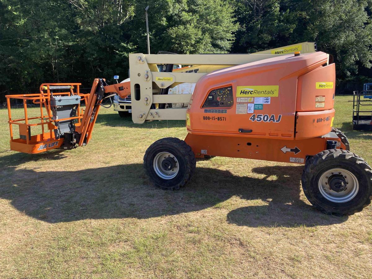 2017 JLG 450AJ-1