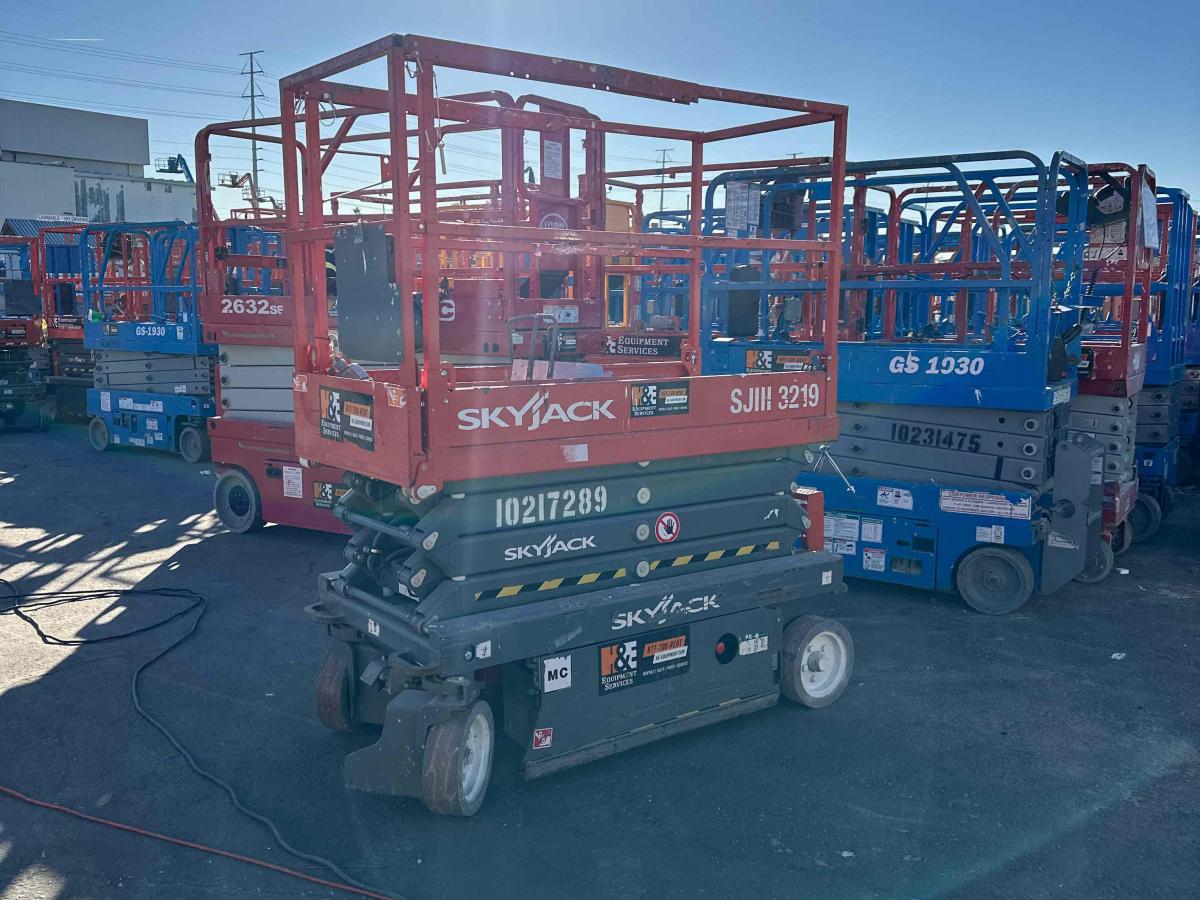 2017 Skyjack SJ3219