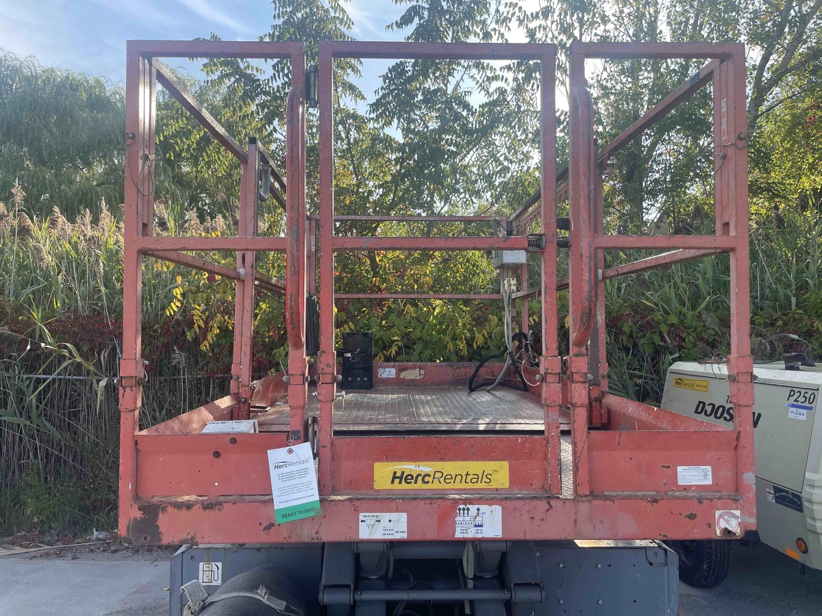 2015 Skyjack SJ-6832RT-10