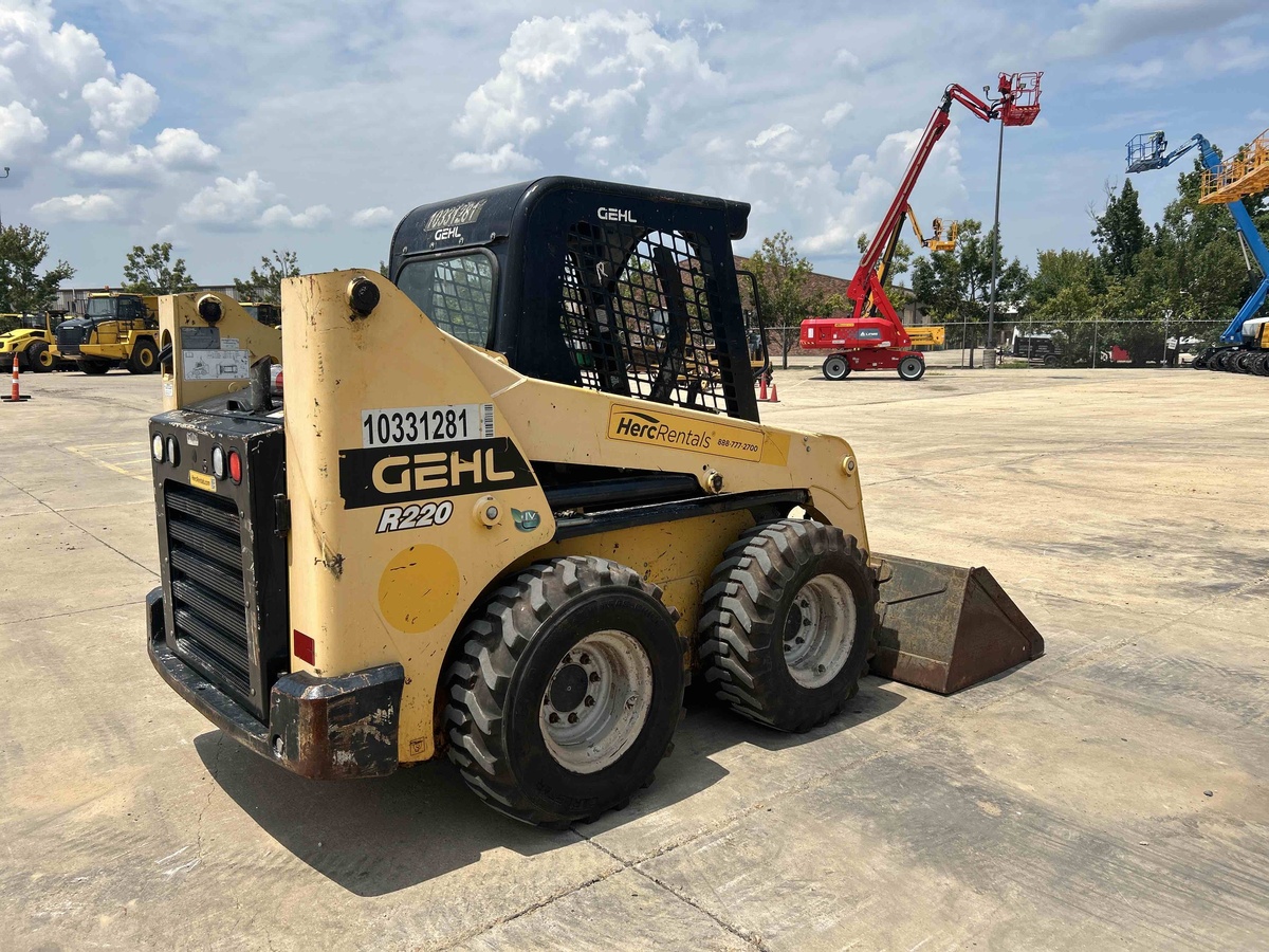 2021 Gehl R220-9