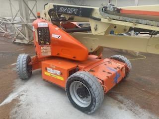 2016 JLG E450AJ