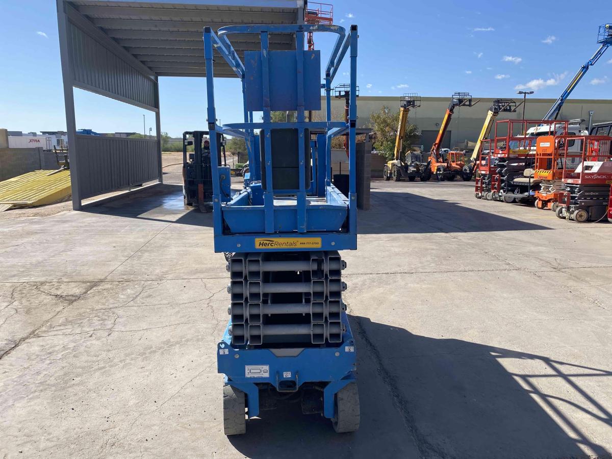 2017 Genie GS-3232