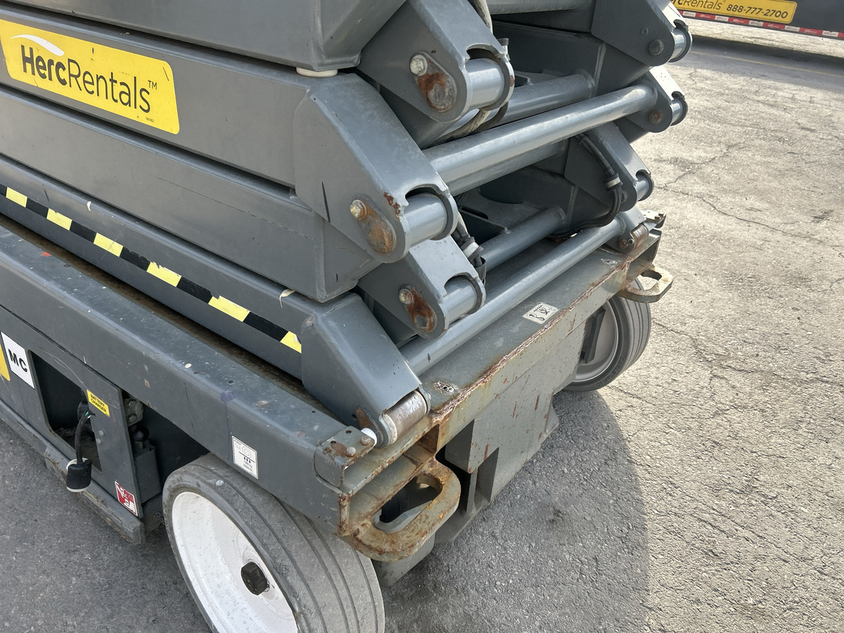 2017 Skyjack SJ4740-30