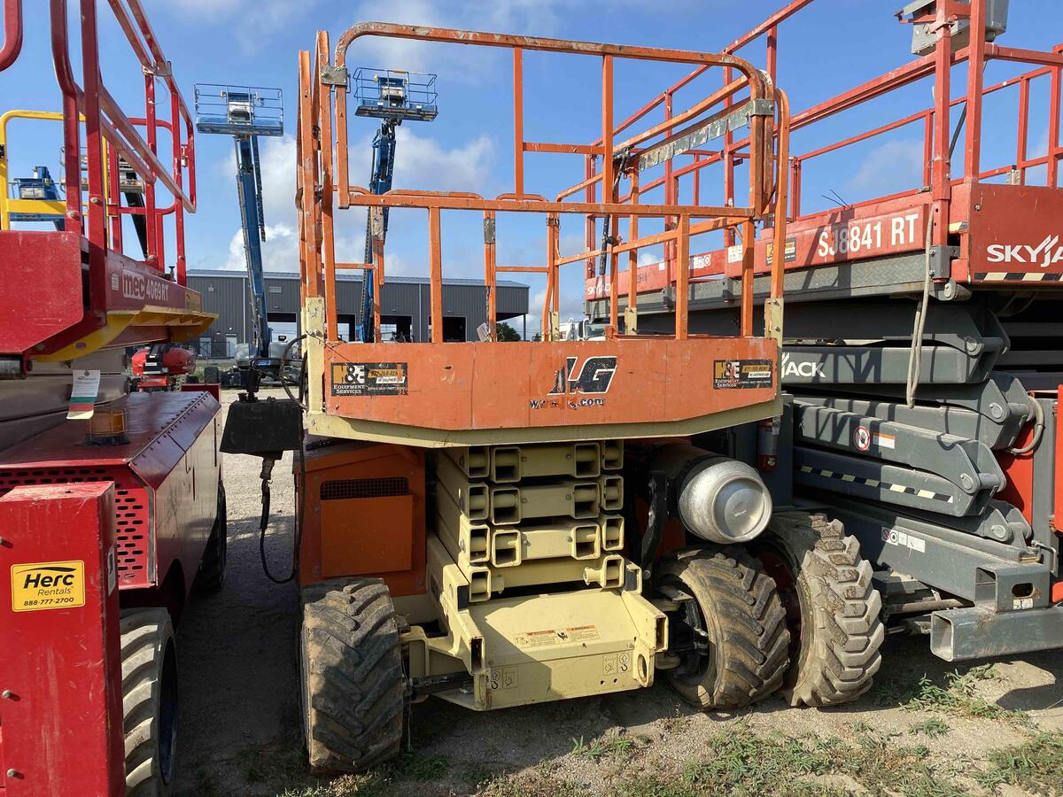 2017 JLG 260MRT-1