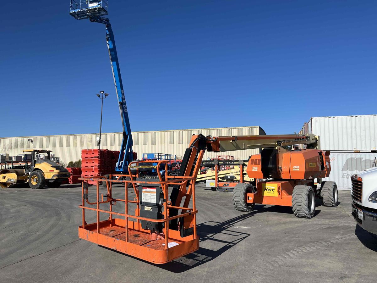 2019 JLG H800AJ