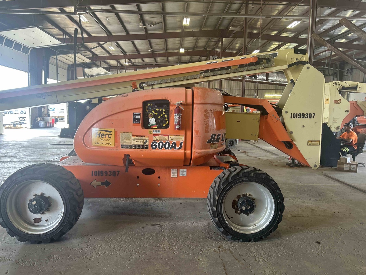 2016 JLG 600AJ-5