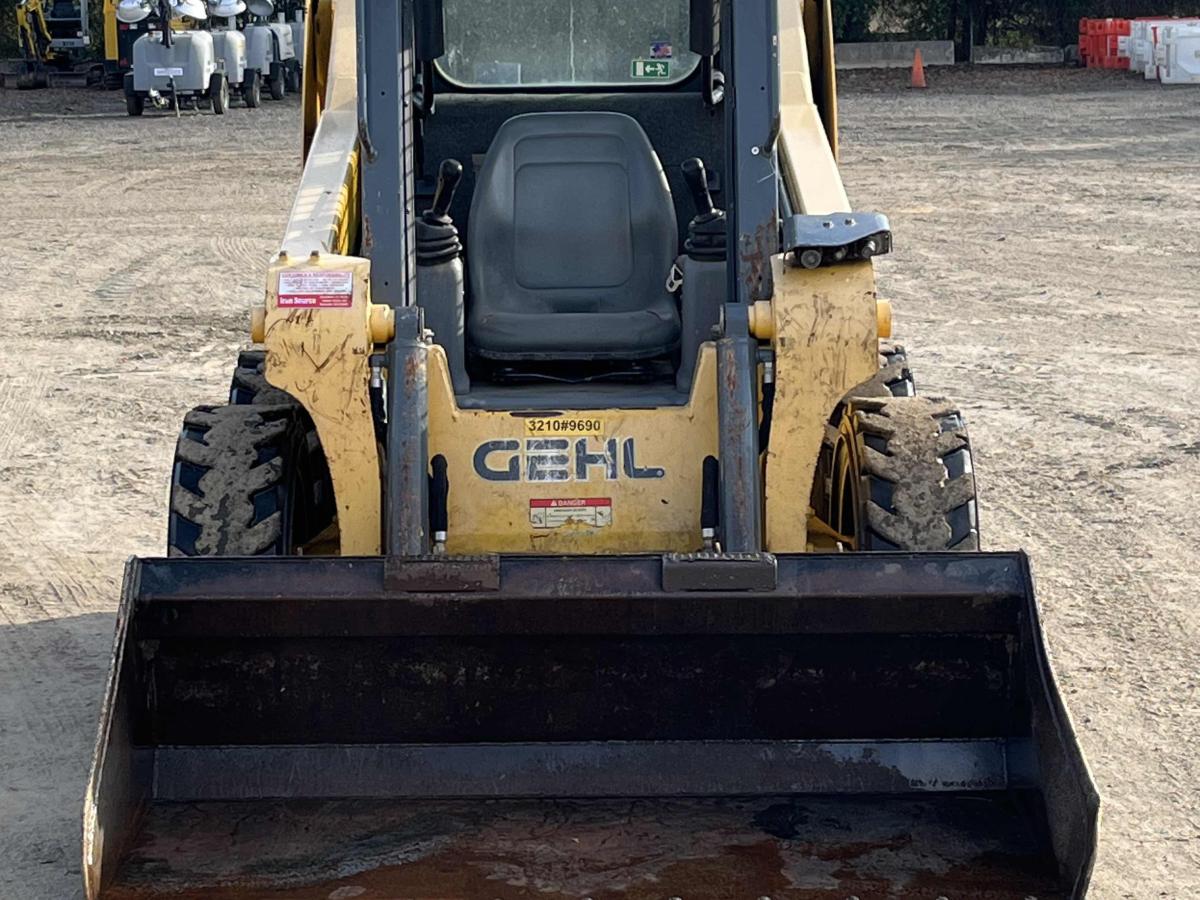 2018 Gehl R165