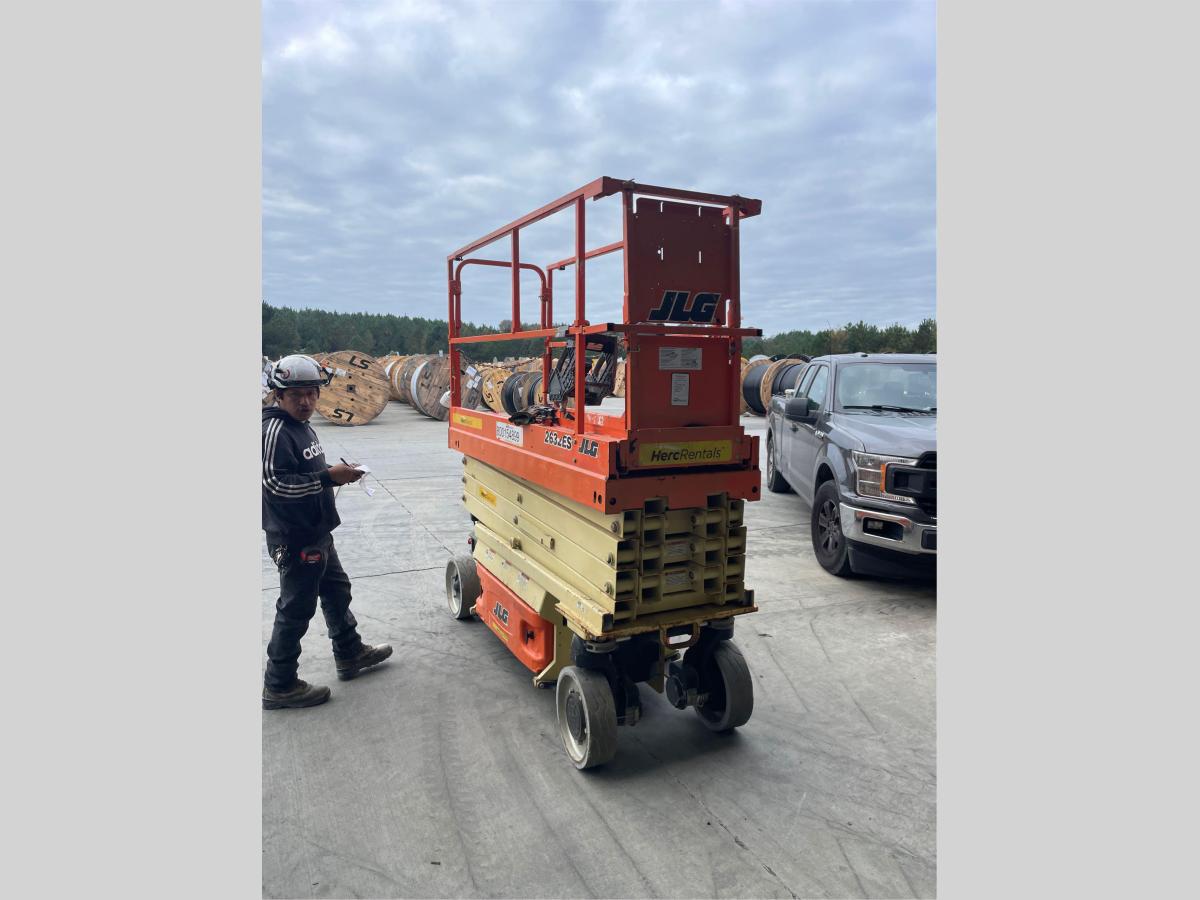 2017 JLG 2632ES