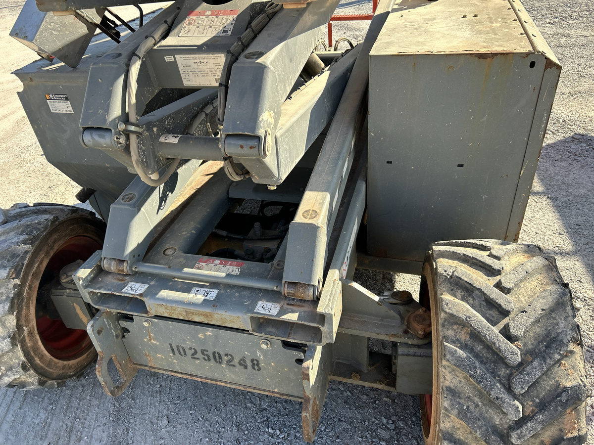 2018 Skyjack SJ-6832RT-18