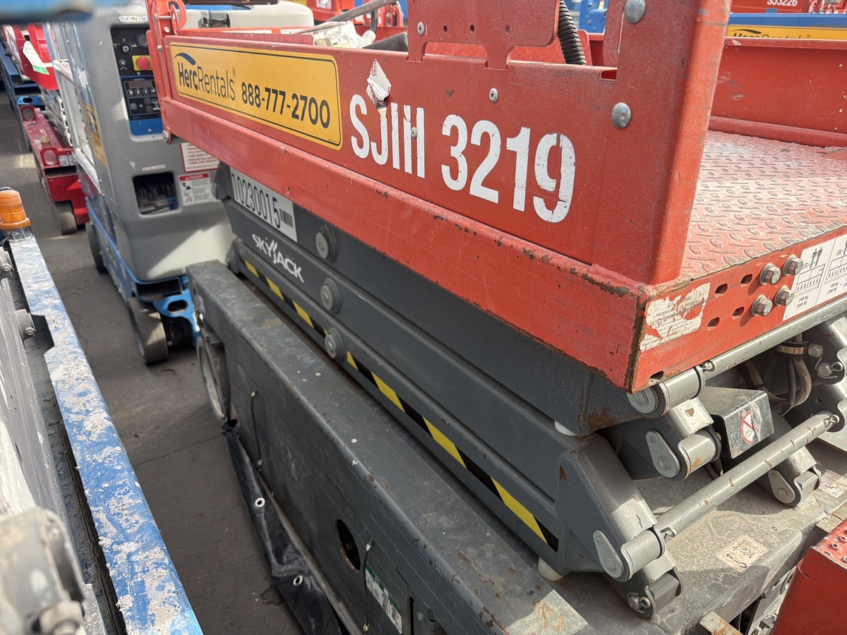 2017 Skyjack SJ3219-4