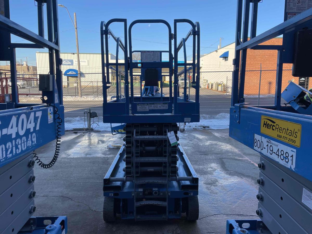 2018 Genie GS-4047