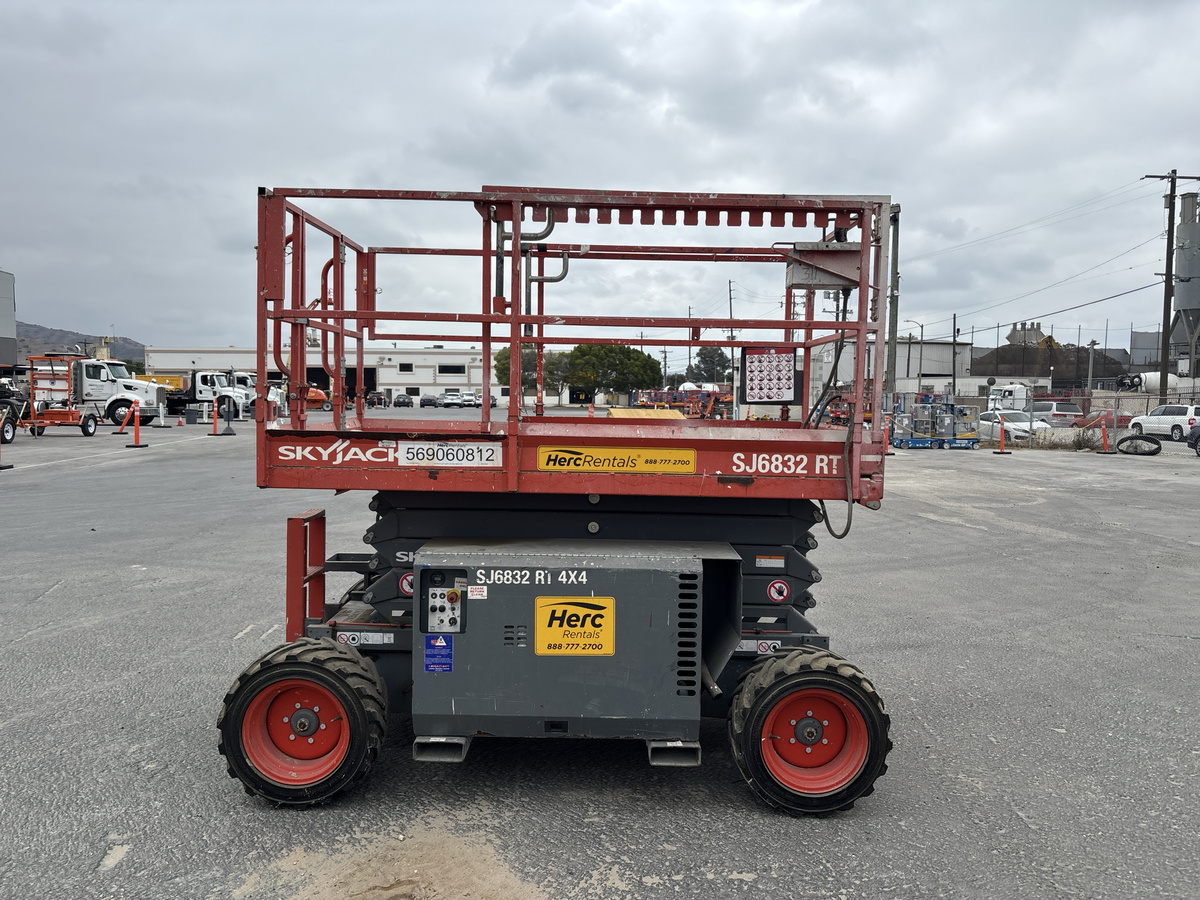 2019 Skyjack SJ-6832RT-5