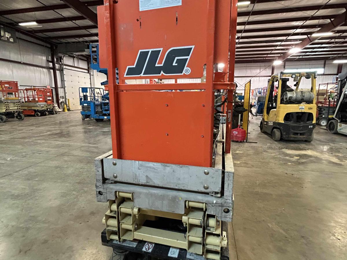 2012 JLG 1930ES