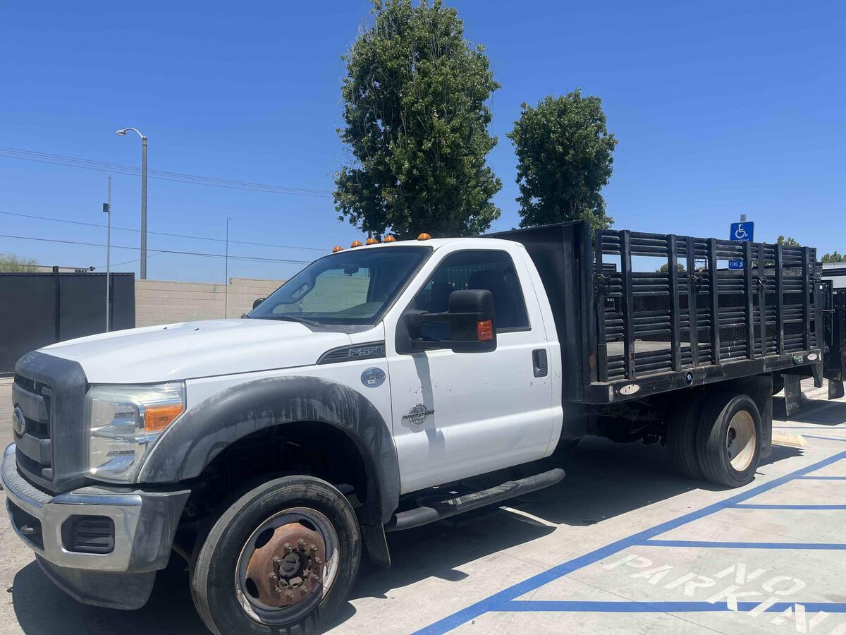 2015 Ford F550-1