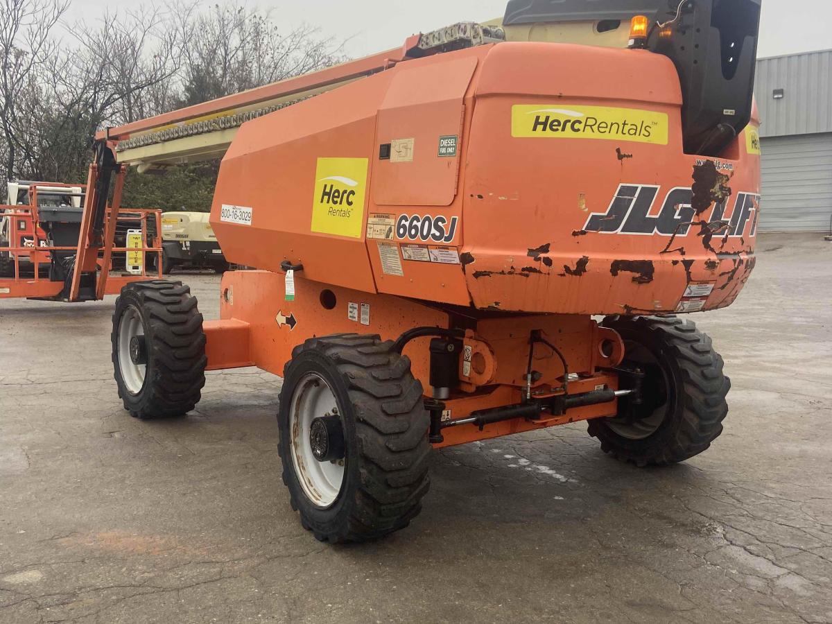 2017 JLG 660SJ