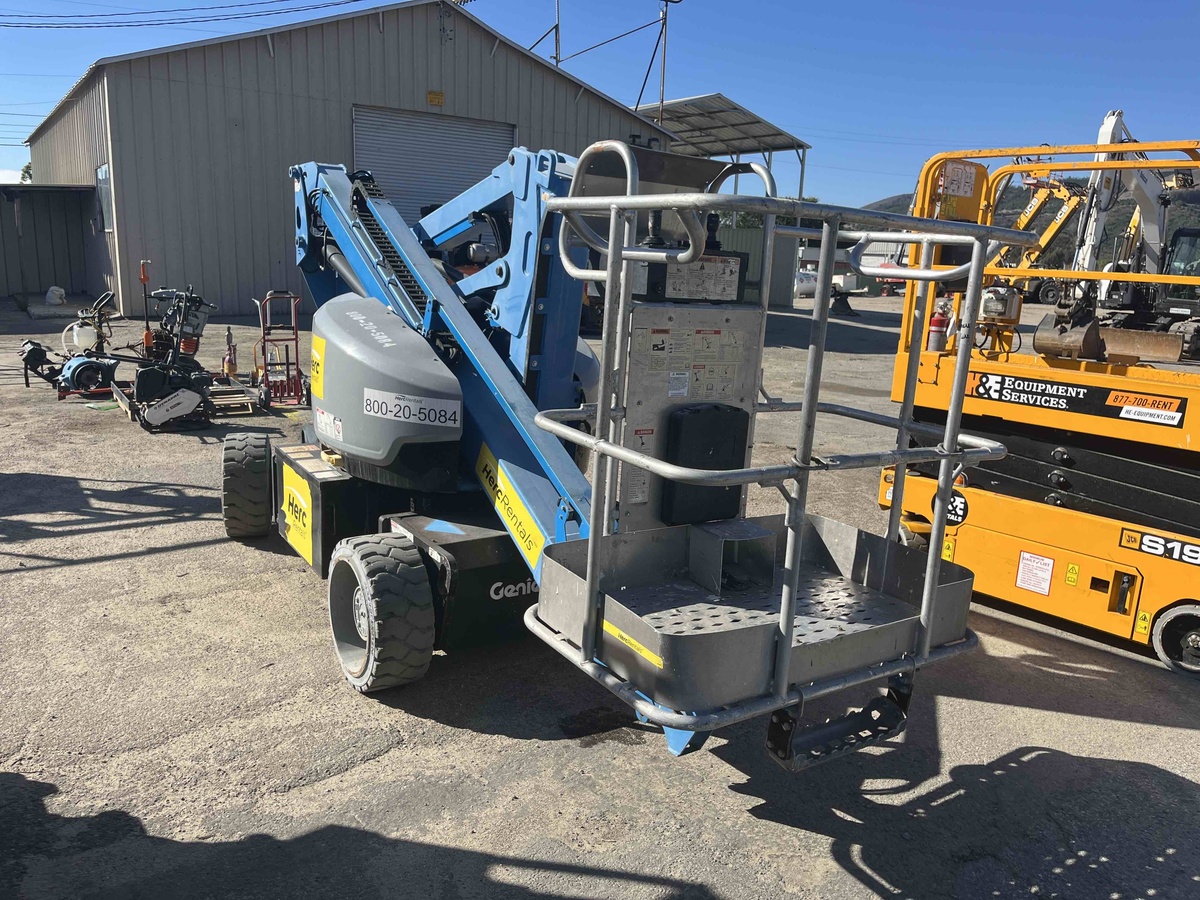 2018 Genie Z-33/18