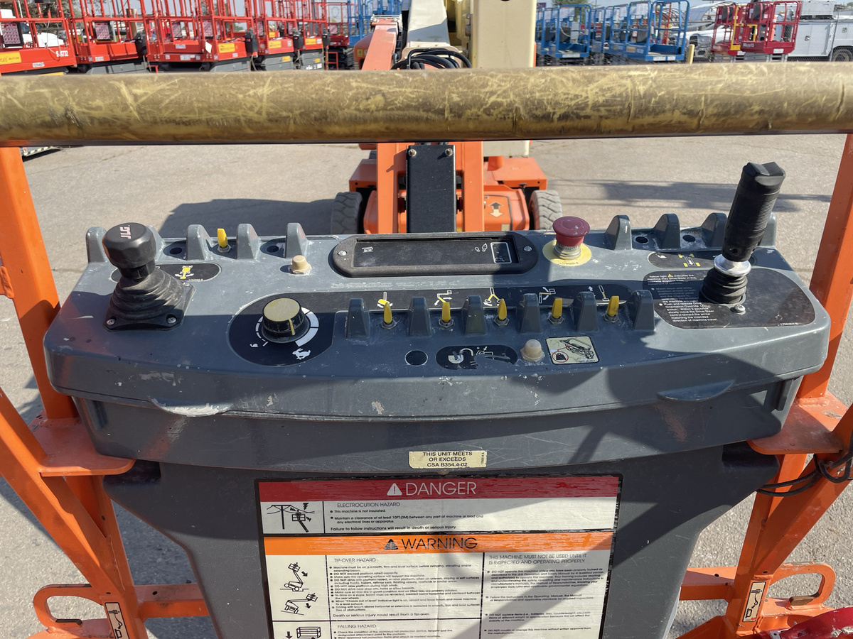 2018 JLG E400AJPN-7