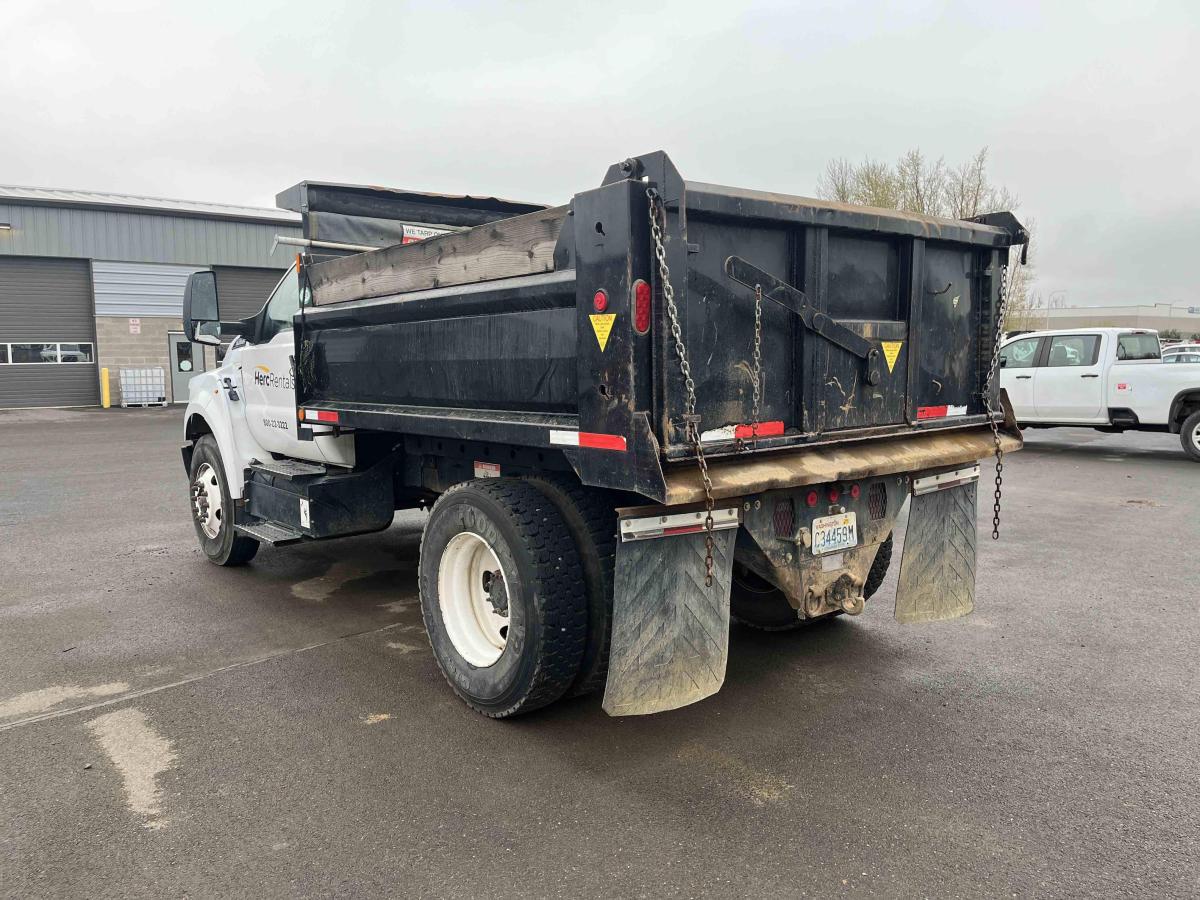 2018 Ford F750-4